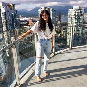 Meet your Posher, Jeannelle